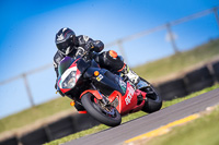 anglesey-no-limits-trackday;anglesey-photographs;anglesey-trackday-photographs;enduro-digital-images;event-digital-images;eventdigitalimages;no-limits-trackdays;peter-wileman-photography;racing-digital-images;trac-mon;trackday-digital-images;trackday-photos;ty-croes